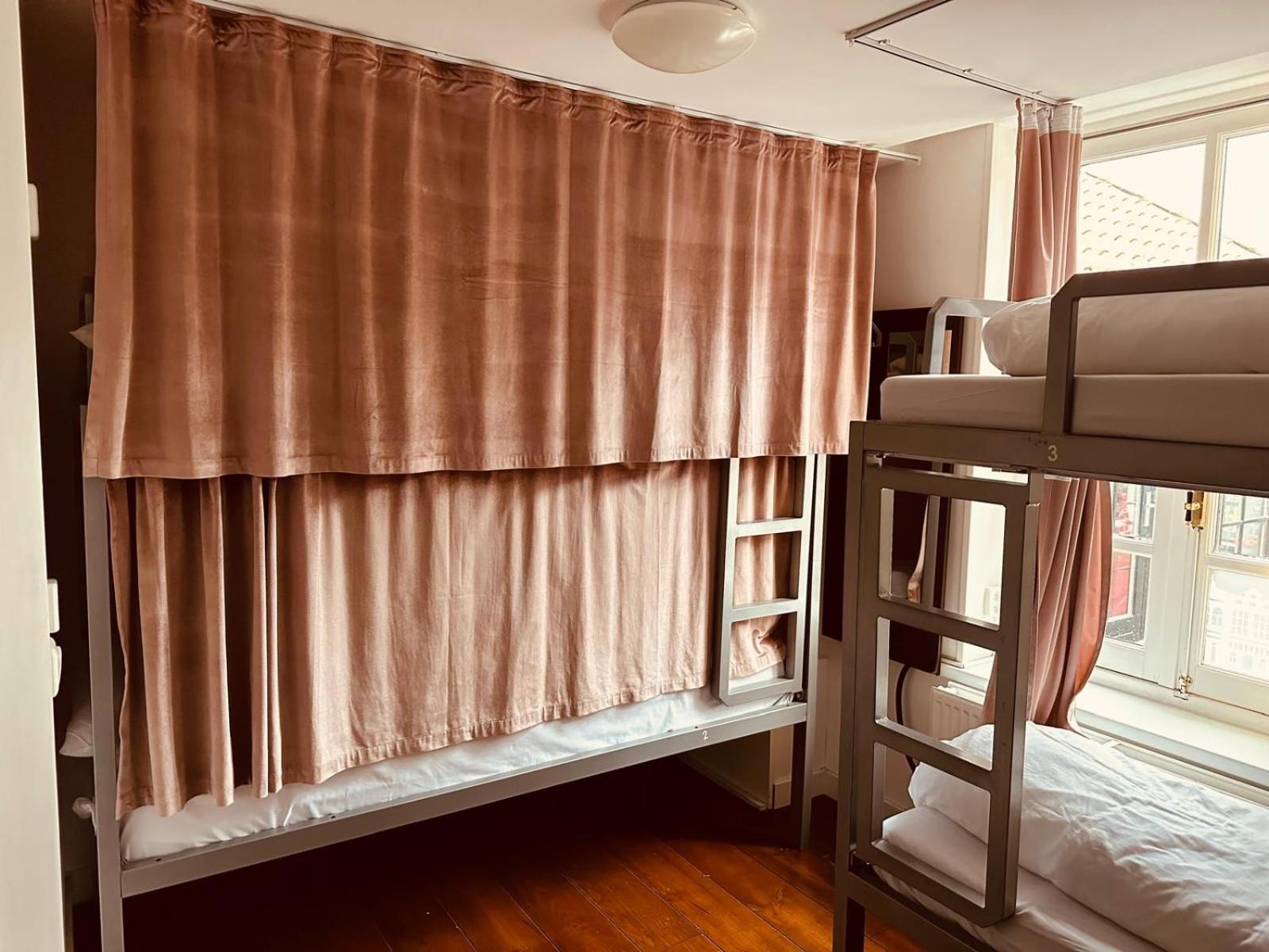 Room Mate Hostel Amsterdam 잔담 외부 사진