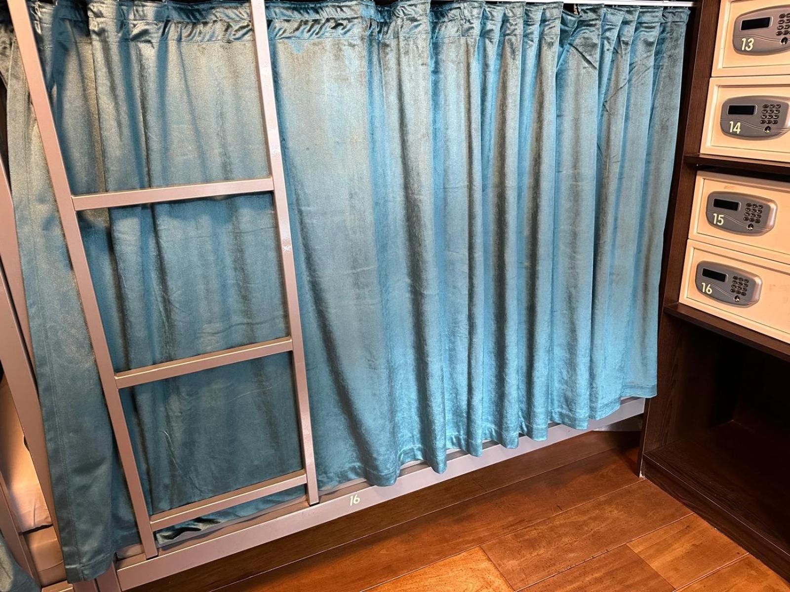 Room Mate Hostel Amsterdam 잔담 외부 사진